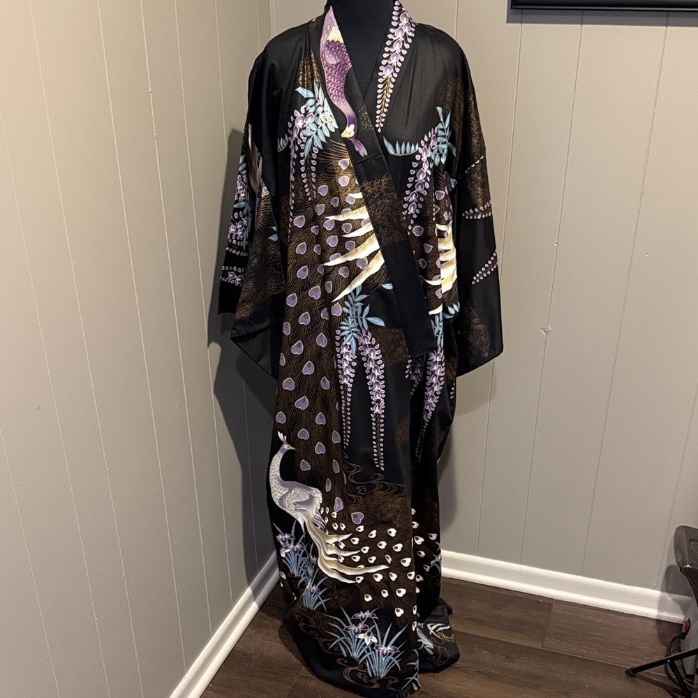 Vintage Elegant Black and Purple Peacock Traditional Women's Kimono Wrap